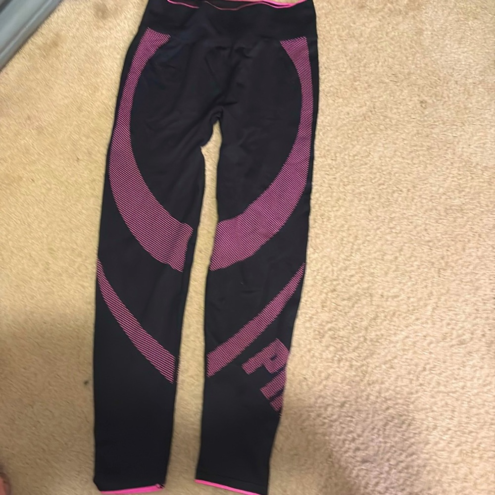 Pink leggings.